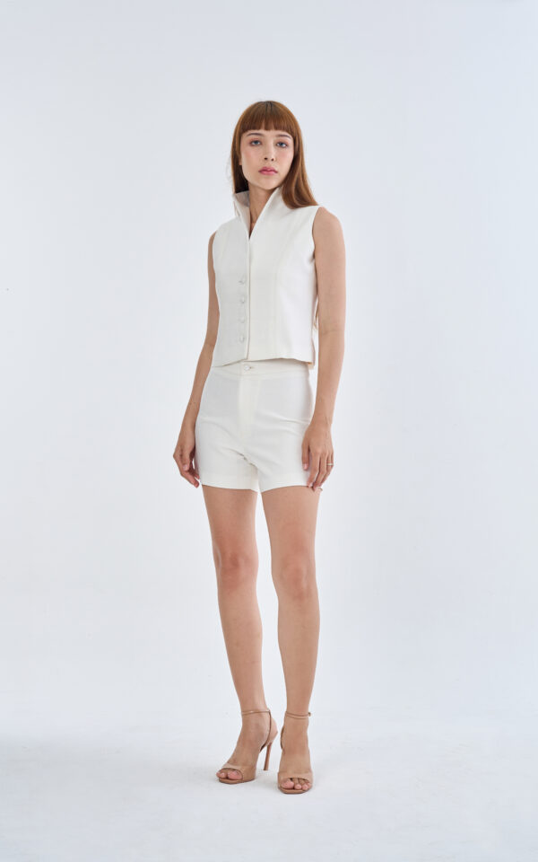 White Wing Collar Sleeveless Tops with Short Pants