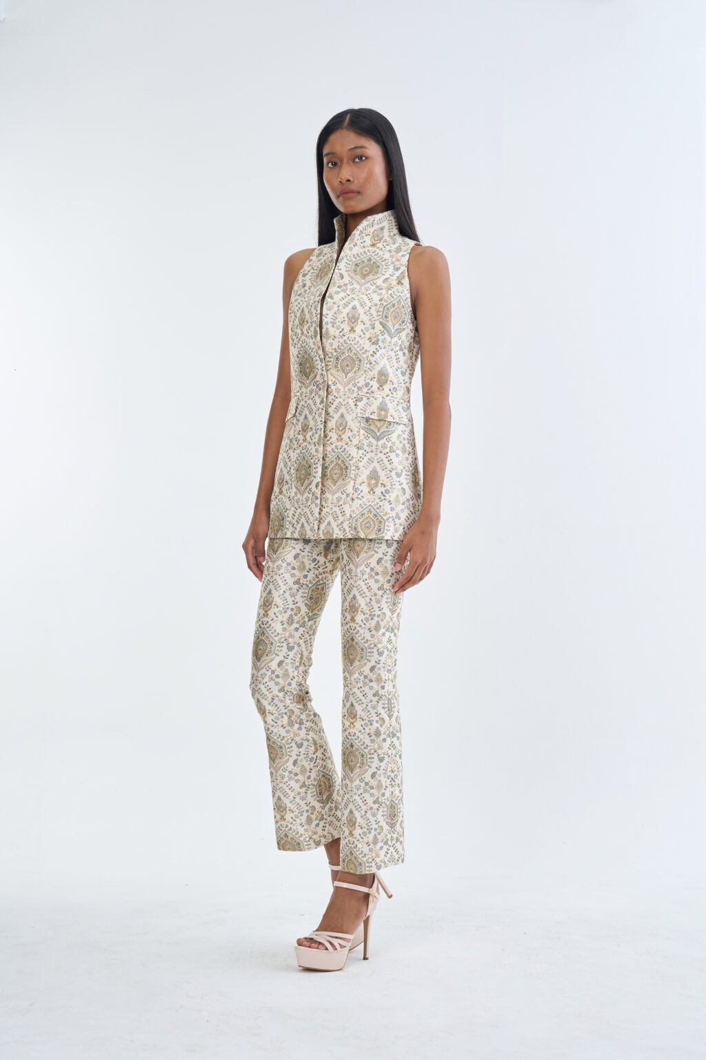 [IN0005] Long Wing with [IN0006] Long Pants (9)