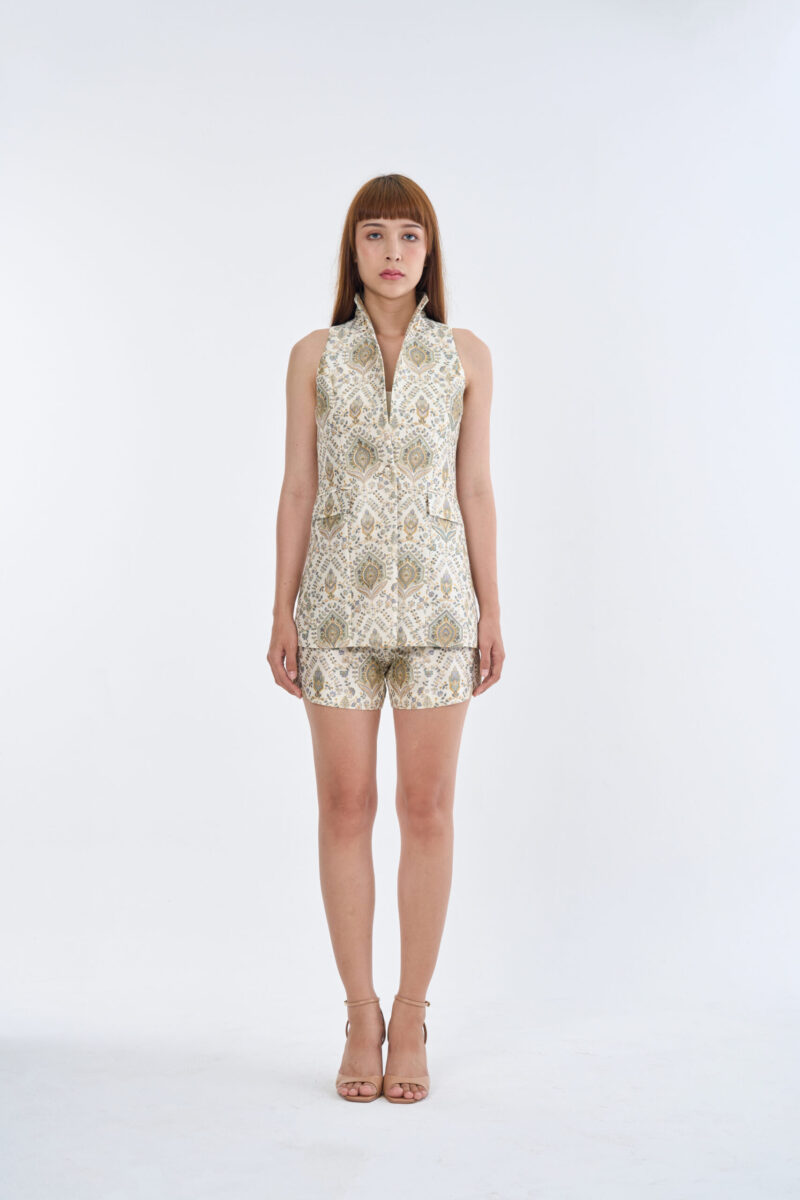 Indian Paisley Wing Collar Sleeveless with Short Pants