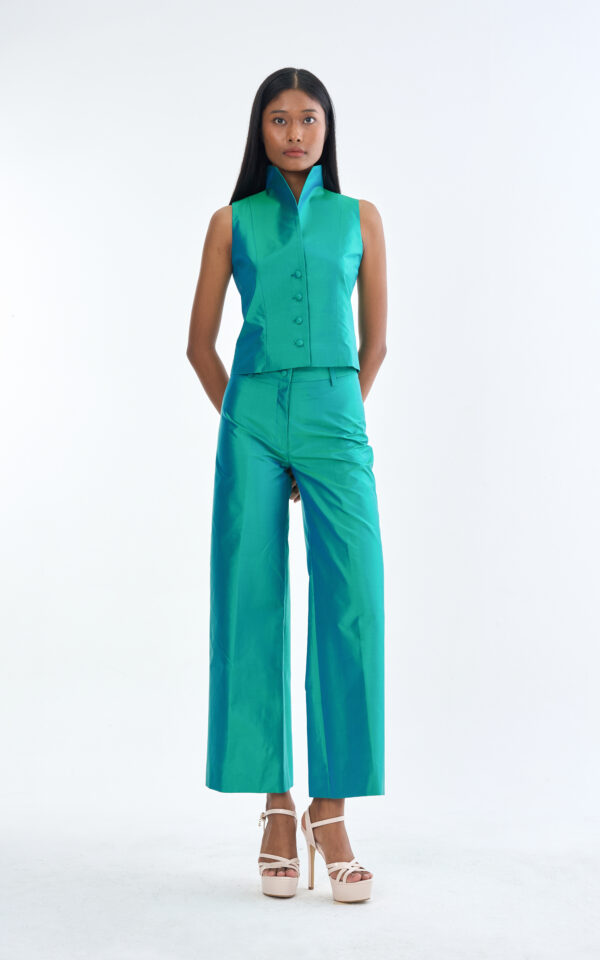 Emerald Wing Collar Sleeveless Tops with Wide-Leg Pants