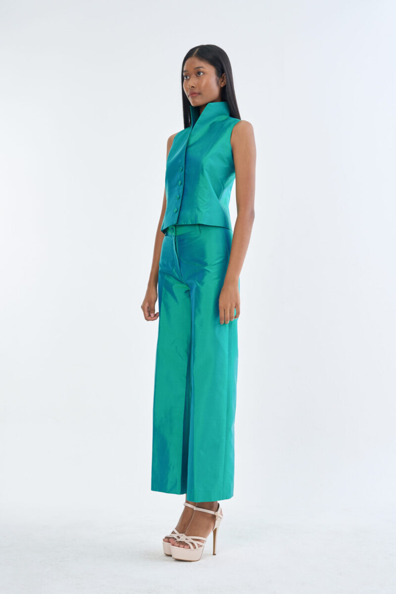 Emerald Wing Collar Sleeveless Tops with Wide-Leg Pants