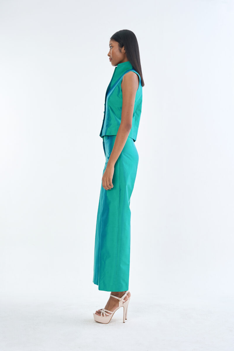 Emerald Wing Collar Sleeveless Tops with Wide-Leg Pants