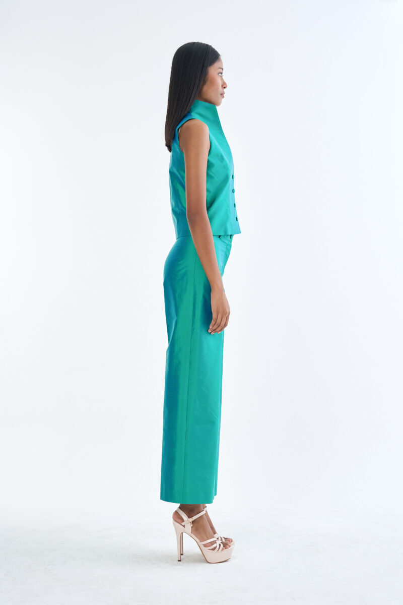 Emerald Wing Collar Sleeveless Tops with Wide-Leg Pants