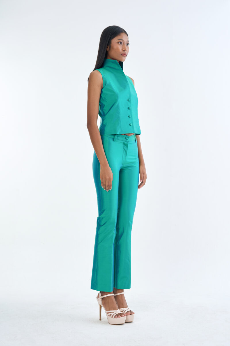 Emerald Wing Collar Sleeveless Tops with Wide-Leg Pants