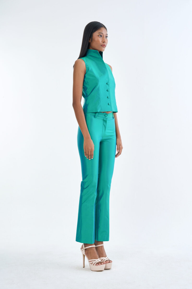 Emerald Wing Collar Sleeveless Tops with Wide-Leg Pants