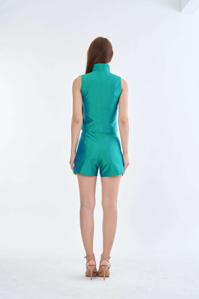 Emerald Wing Collar Sleeveless Tops with Short Pants
