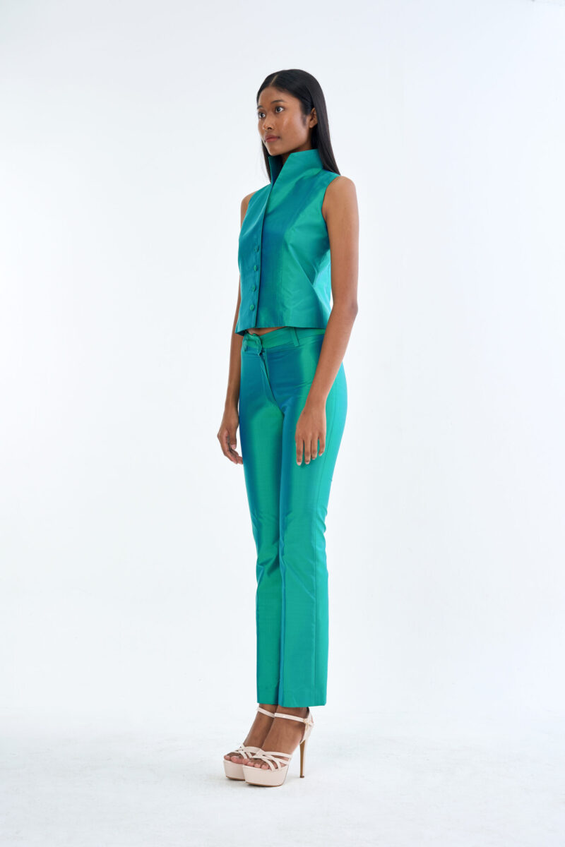 Emerald Wing Collar Sleeveless Tops with Long Pants